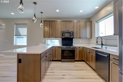 211 NW Heisler St, Dufur, OR 97021 - Photo 11