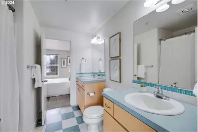 6748 N Pittsburg Ave, Portland, OR 97203 - Photo 17