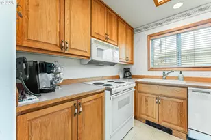 2413 NW Oceania Dr, Waldport, OR 97394 - Photo 13