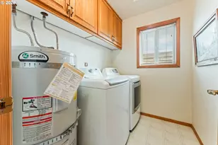 2413 NW Oceania Dr, Waldport, OR 97394 - Photo 23