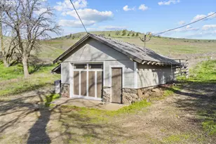 3465 Three Mile Rd, The Dalles, OR 97058 - Photo 17
