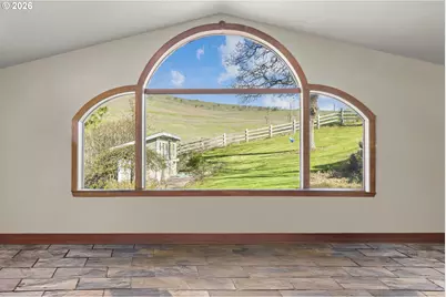 3465 Three Mile Rd, The Dalles, OR 97058 - Photo 5