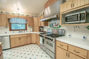 2690 Bear Creek Rd, Cottage Grove, OR 97424 - Photo 15