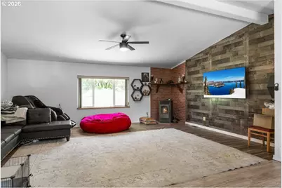 2447 Stringer Gap Rd, Grants Pass, OR 97527 - Photo 11