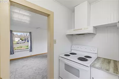 800 Oakhill Ave SE, Salem, OR 97302 - Photo 9
