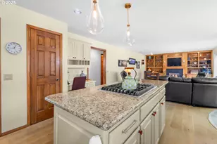 557 NW 54th St, Newport, OR 97365 - Photo 17