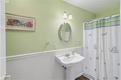 196 Nadine Ln, Central Point, OR 97502 - Photo 17