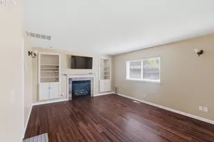 196 Nadine Ln, Central Point, OR 97502 - Photo 3