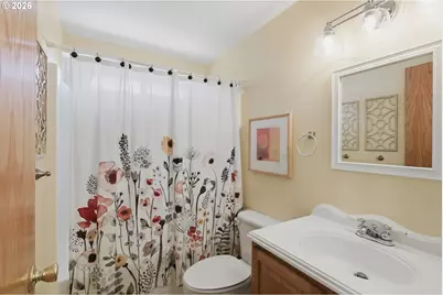 196 Nadine Ln, Central Point, OR 97502 - Photo 27