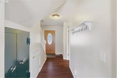 196 Nadine Ln, Central Point, OR 97502 - Photo 13