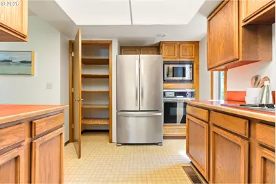 6010 SW Texas Ct, Portland, OR 97219 - Photo 19