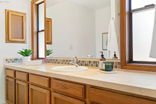 6010 SW Texas Ct, Portland, OR 97219 - Photo 25