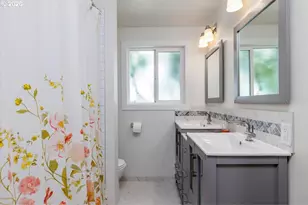 13260 SW Evergreen St, Beaverton, OR 97005 - Photo 17