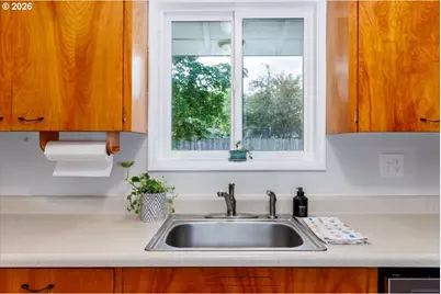 13260 SW Evergreen St, Beaverton, OR 97005 - Photo 11