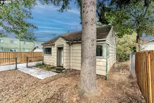 8451 SE Bush St, Portland, OR 97266 - Photo 3