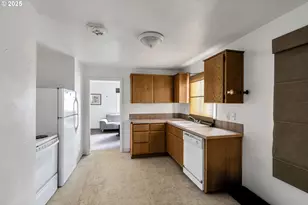 8451 SE Bush St, Portland, OR 97266 - Photo 9