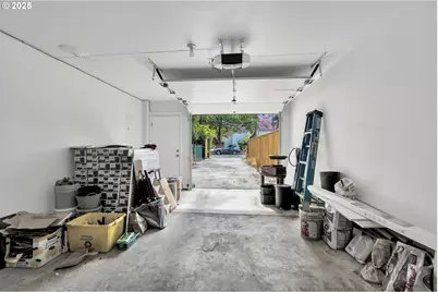 8451 SE Bush St, Portland, OR 97266 - Photo 33