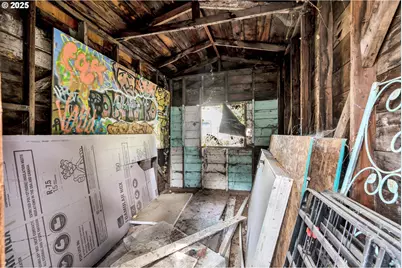 8451 SE Bush St, Portland, OR 97266 - Photo 39