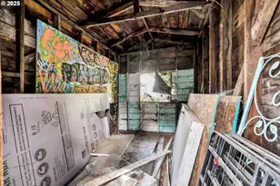 8451 SE Bush St, Portland, OR 97266 - Photo 39