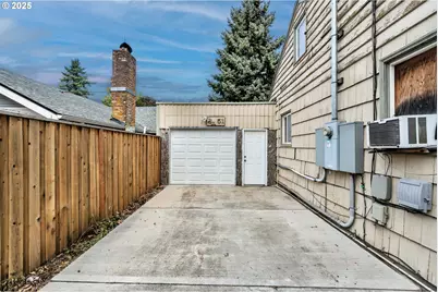 8451 SE Bush St, Portland, OR 97266 - Photo 31