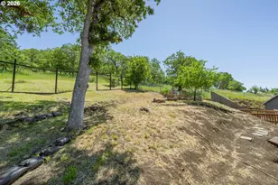 187 N View Dr, Roseburg, OR 97470 - Photo 35