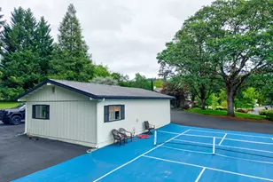 351 Champagne Ct, Roseburg, OR 97471 - Photo 35