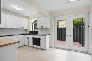 1824 NE Wasco St, Portland, OR 97232 - Photo 7