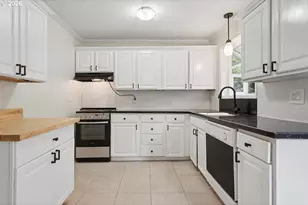 1824 NE Wasco St, Portland, OR 97232 - Photo 9