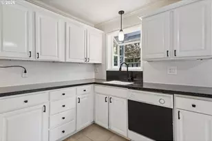 1824 NE Wasco St, Portland, OR 97232 - Photo 11