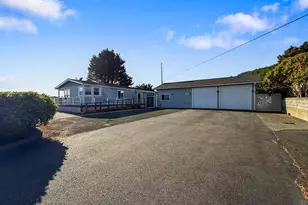 98603 Camellia Dr, Brookings, OR 97415 - Photo 37