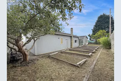 98603 Camellia Dr, Brookings, OR 97415 - Photo 45