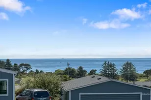 98603 Camellia Dr, Brookings, OR 97415 - Photo 3