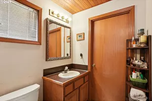 19609 NE Marine Dr, Portland, OR 97230 - Photo 25