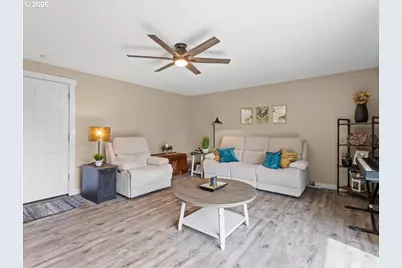 940 NE Baldwin St, Hillsboro, OR 97124 - Photo 15