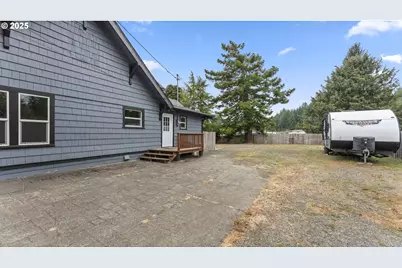 1735 N Elm St, Coquille, OR 97423 - Photo 27