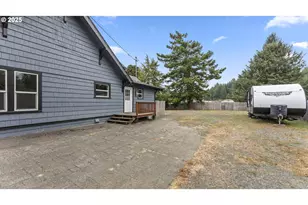 1735 N Elm St, Coquille, OR 97423 - Photo 27