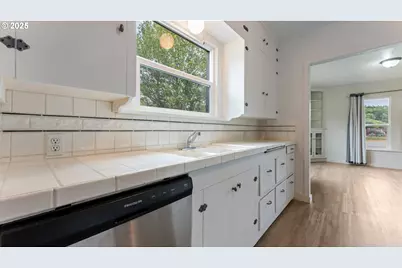 1735 N Elm St, Coquille, OR 97423 - Photo 17