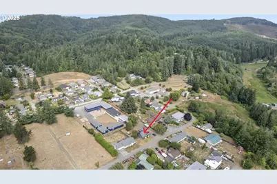 1735 N Elm St, Coquille, OR 97423 - Photo 33