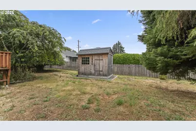 1735 N Elm St, Coquille, OR 97423 - Photo 29