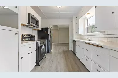 1735 N Elm St, Coquille, OR 97423 - Photo 15