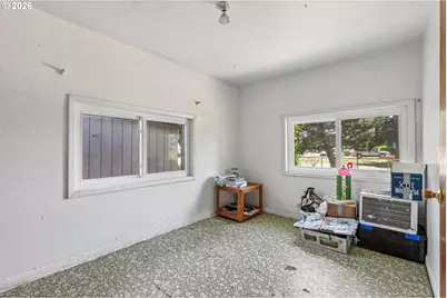 892 D St, Independence, OR 97351 - Photo 13