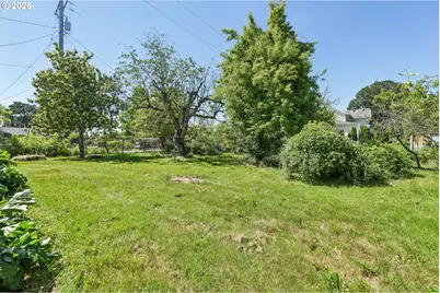 892 D St, Independence, OR 97351 - Photo 27