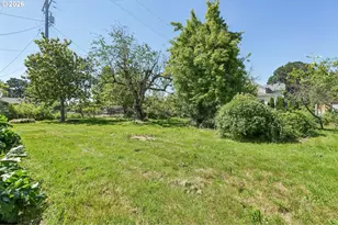 892 D St, Independence, OR 97351 - Photo 27