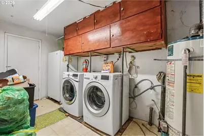 892 D St, Independence, OR 97351 - Photo 15