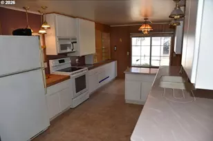 2690 Rocky Way, Salem, OR 97306 - Photo 15
