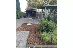 766 W Union St, Roseburg, OR 97471 - Photo 27