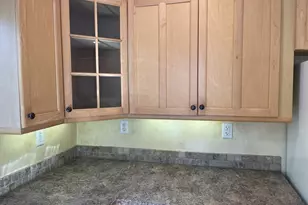 766 W Union St, Roseburg, OR 97471 - Photo 13