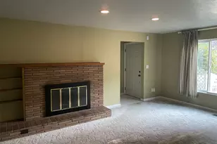 766 W Union St, Roseburg, OR 97471 - Photo 7