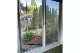766 W Union St, Roseburg, OR 97471 - Photo 33