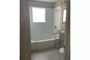 766 W Union St, Roseburg, OR 97471 - Photo 15